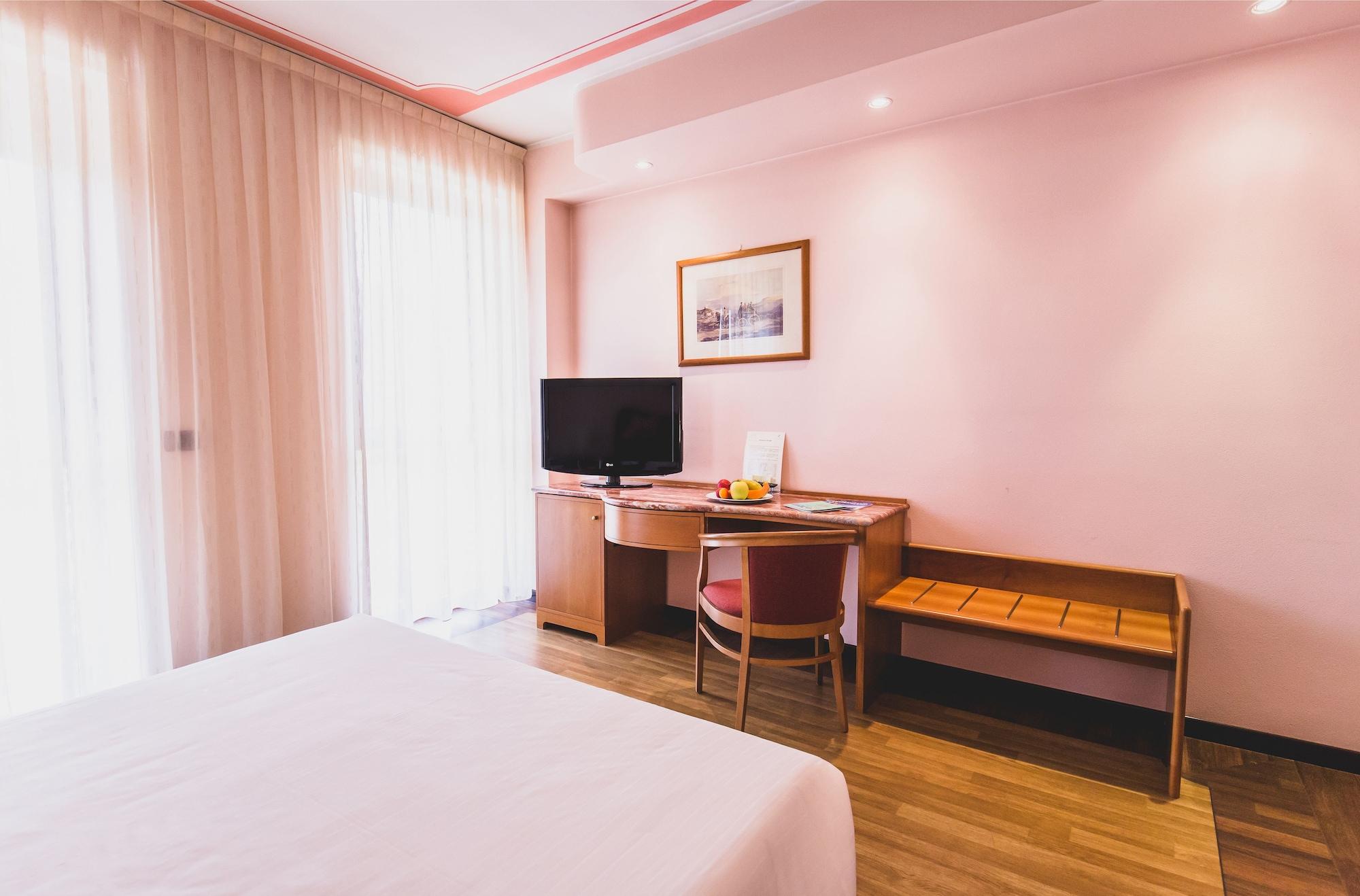 La Fonte Hotel Ome Экстерьер фото
