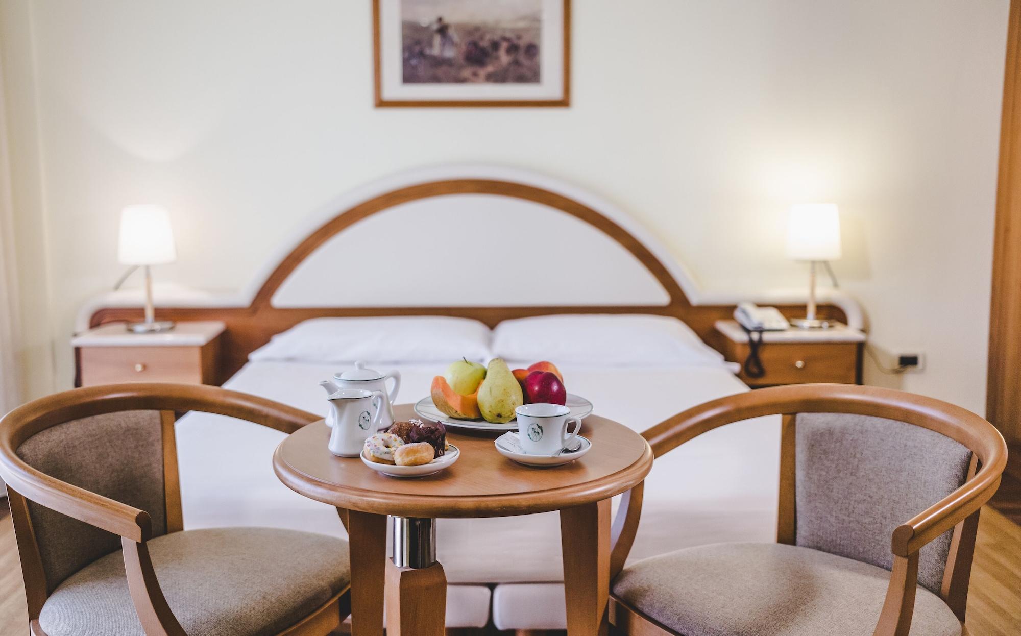 La Fonte Hotel Ome Экстерьер фото