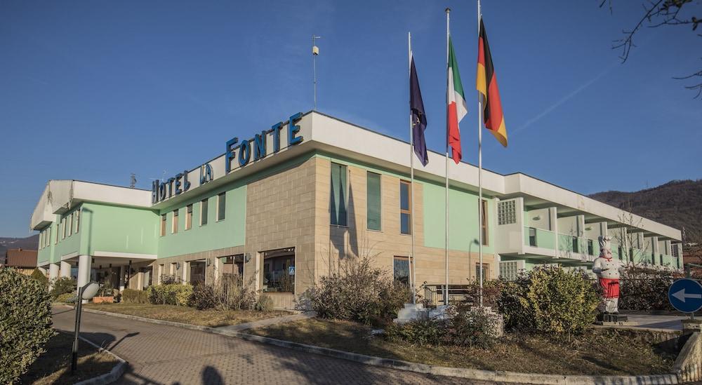 La Fonte Hotel Ome Экстерьер фото