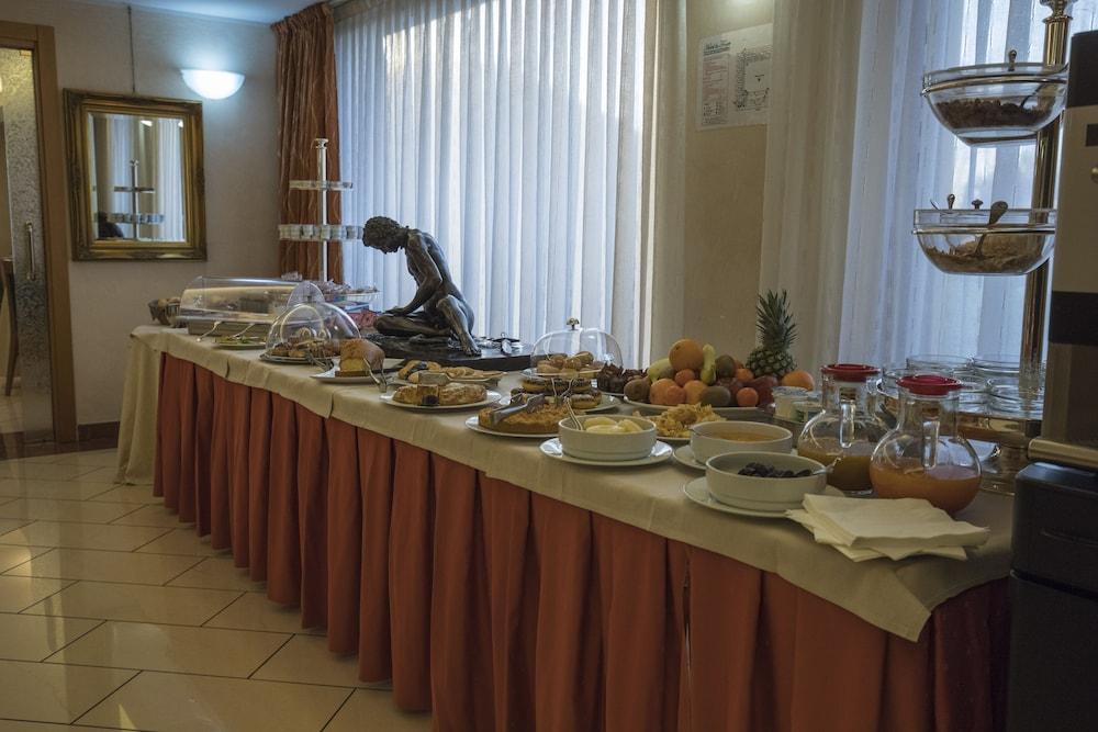 La Fonte Hotel Ome Экстерьер фото