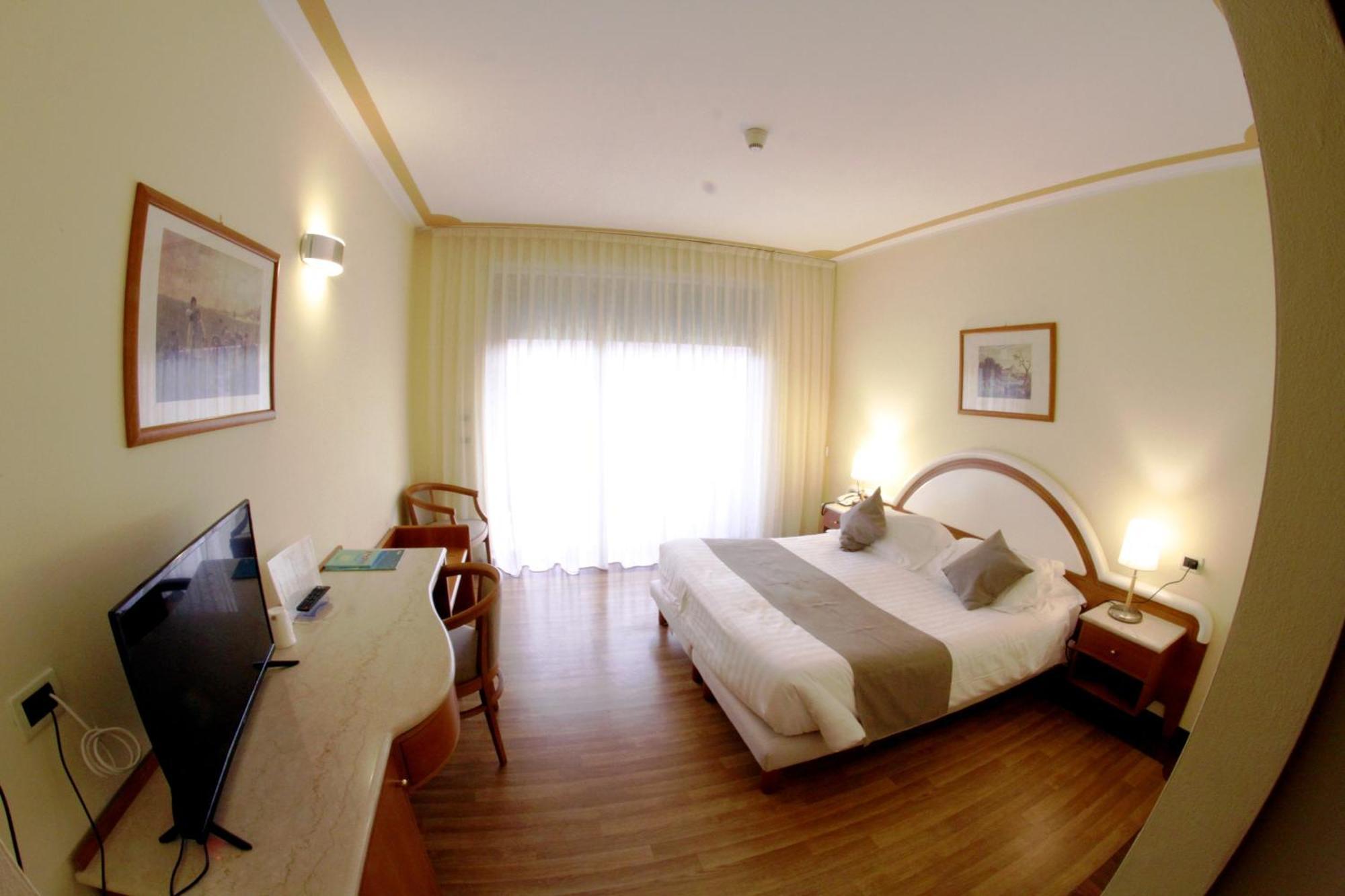 La Fonte Hotel Ome Экстерьер фото