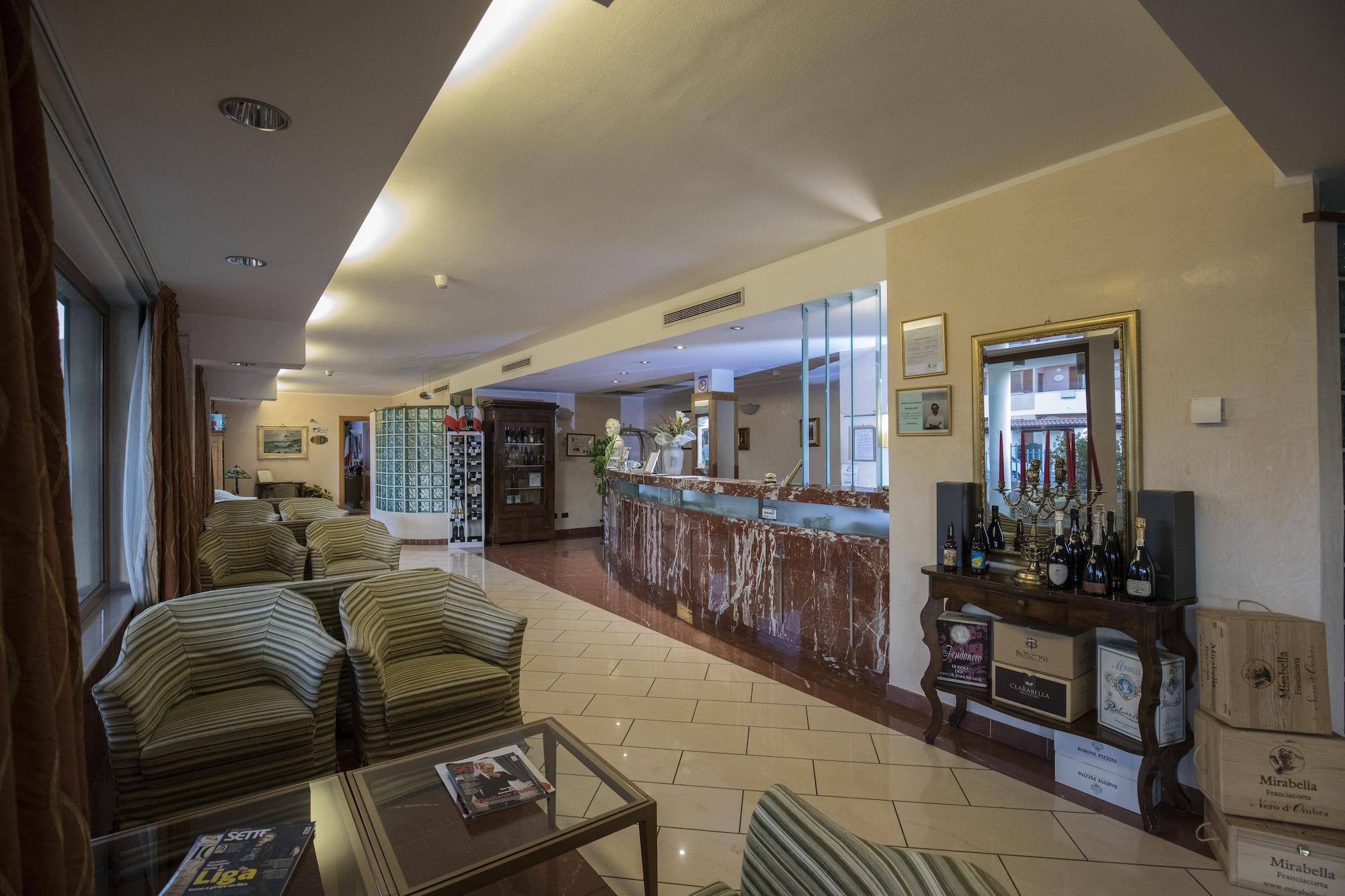 La Fonte Hotel Ome Экстерьер фото