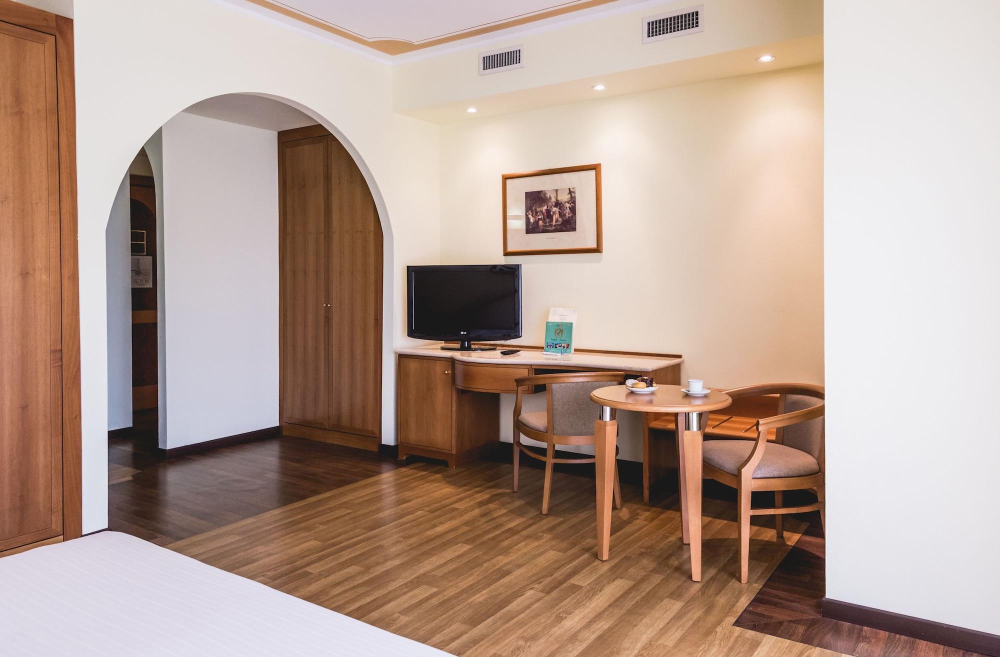 La Fonte Hotel Ome Экстерьер фото